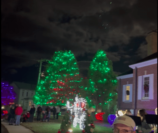 Featured image for “Holiday season kicks off in downtown Milford with Small Business Saturday”