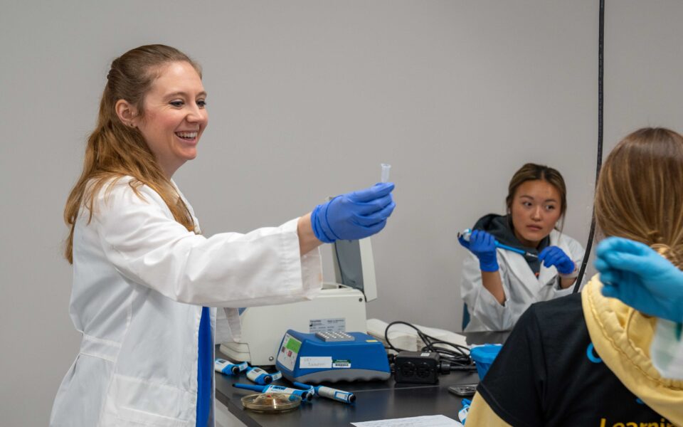 ChristianaCare s Gene Editing Institute Opens a Unique Learning Lab for High School and College Students at Its STAR Campus Location 960x600 1